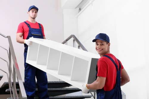 Packing and loading support for a house move in North London
