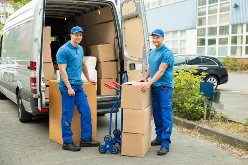 Professional unpacking support in a Tufnell Park flat or house
