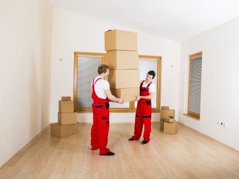 Moving team navigating access challenges at a Tufnell Park business premises